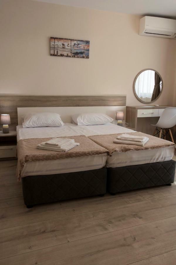 Margis Home Burgas Esterno foto