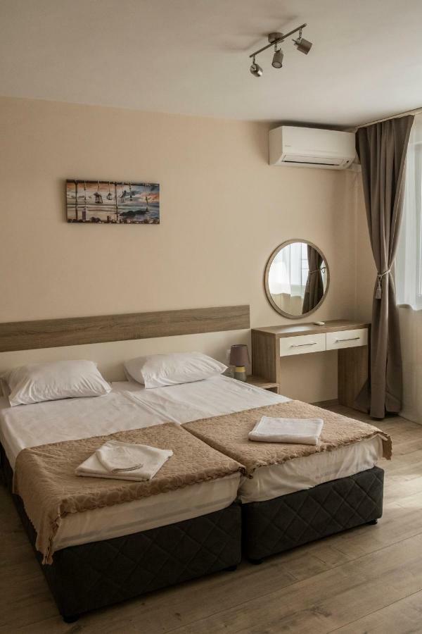Margis Home Burgas Esterno foto